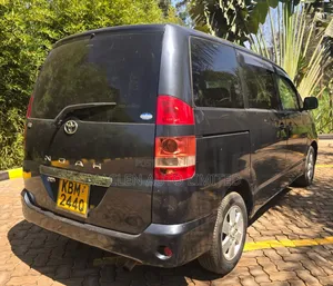 Toyota Noah 2003 Black