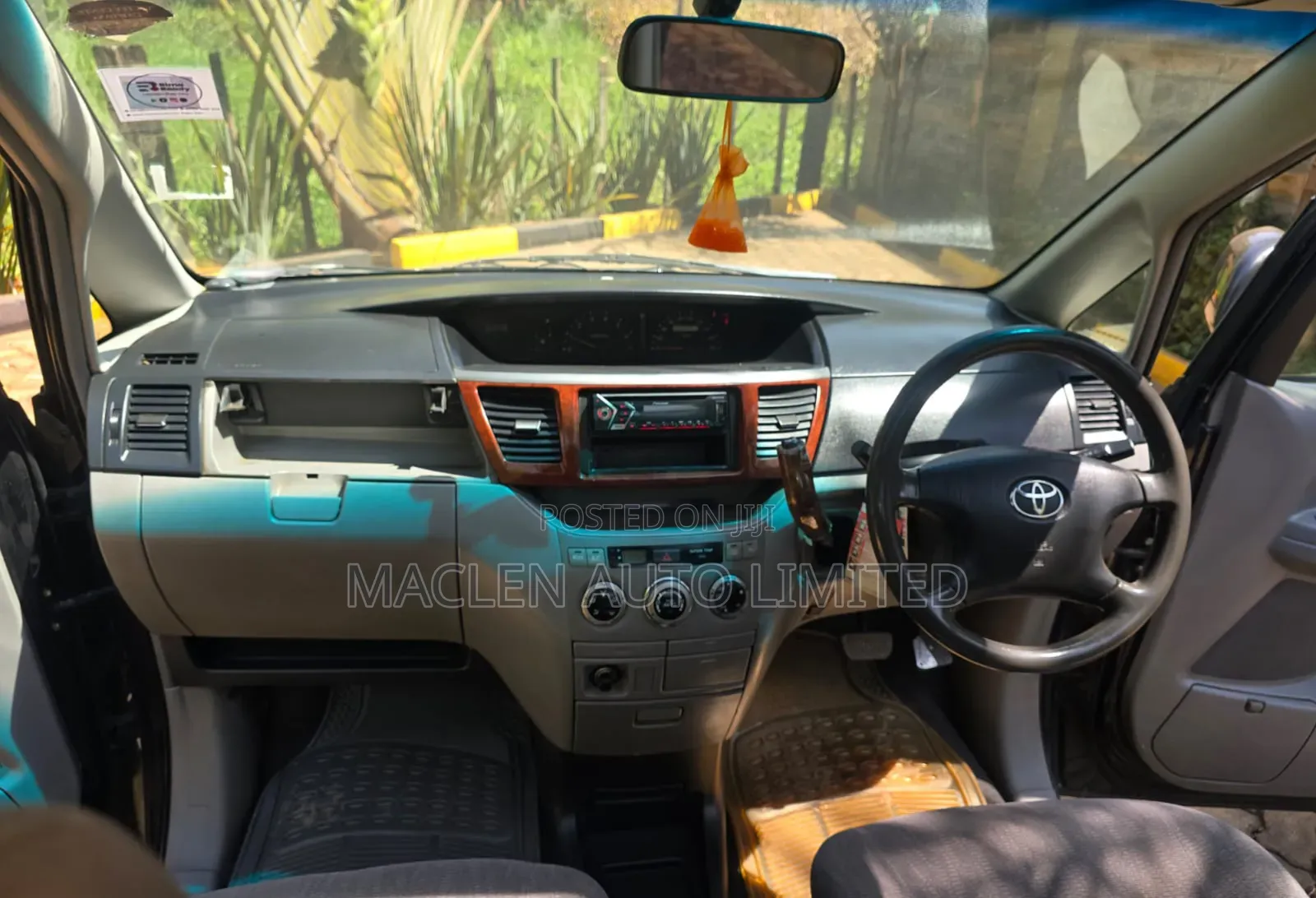 Toyota Noah 2003 Black