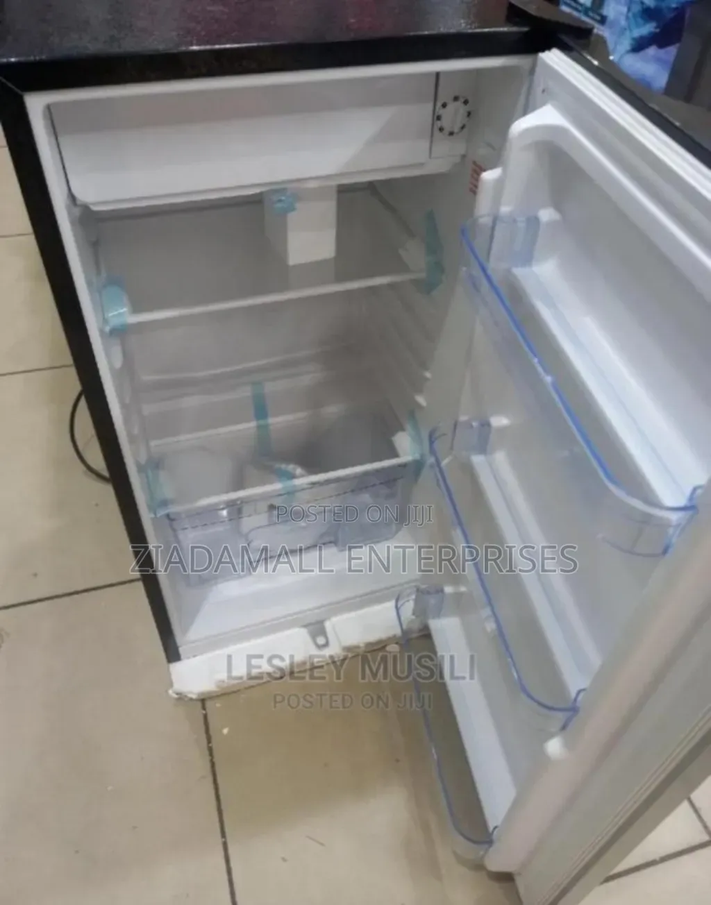 Single Doored New Von 90L Fridge