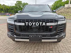 Toyota Land Cruiser LC300 2024