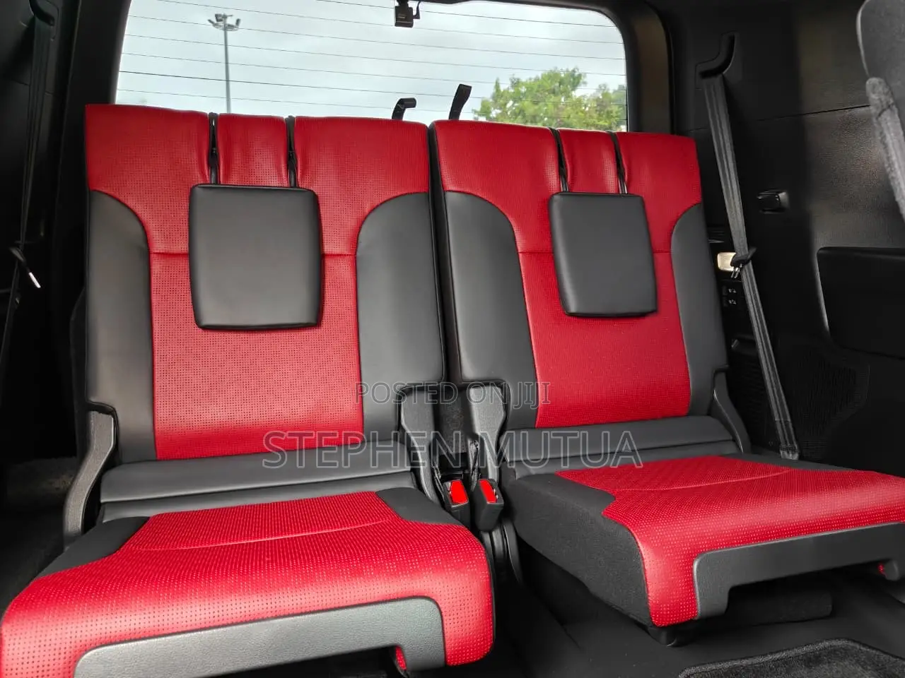Toyota Land Cruiser LC300 2024