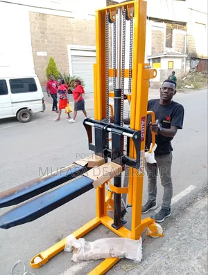 Manual Stacker 1500kgs