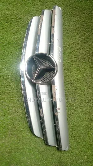 Mercedes B170 Grill