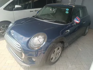 Mini Cooper 2018 Blue