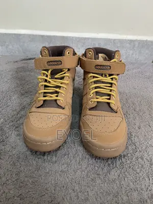 BRAND NEW Adidas Forum Mid Boots