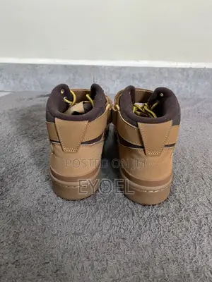 BRAND NEW Adidas Forum Mid Boots