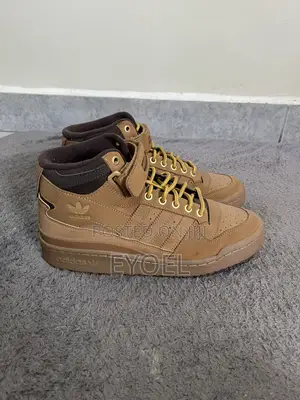 BRAND NEW Adidas Forum Mid Boots