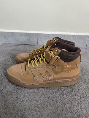 BRAND NEW Adidas Forum Mid Boots