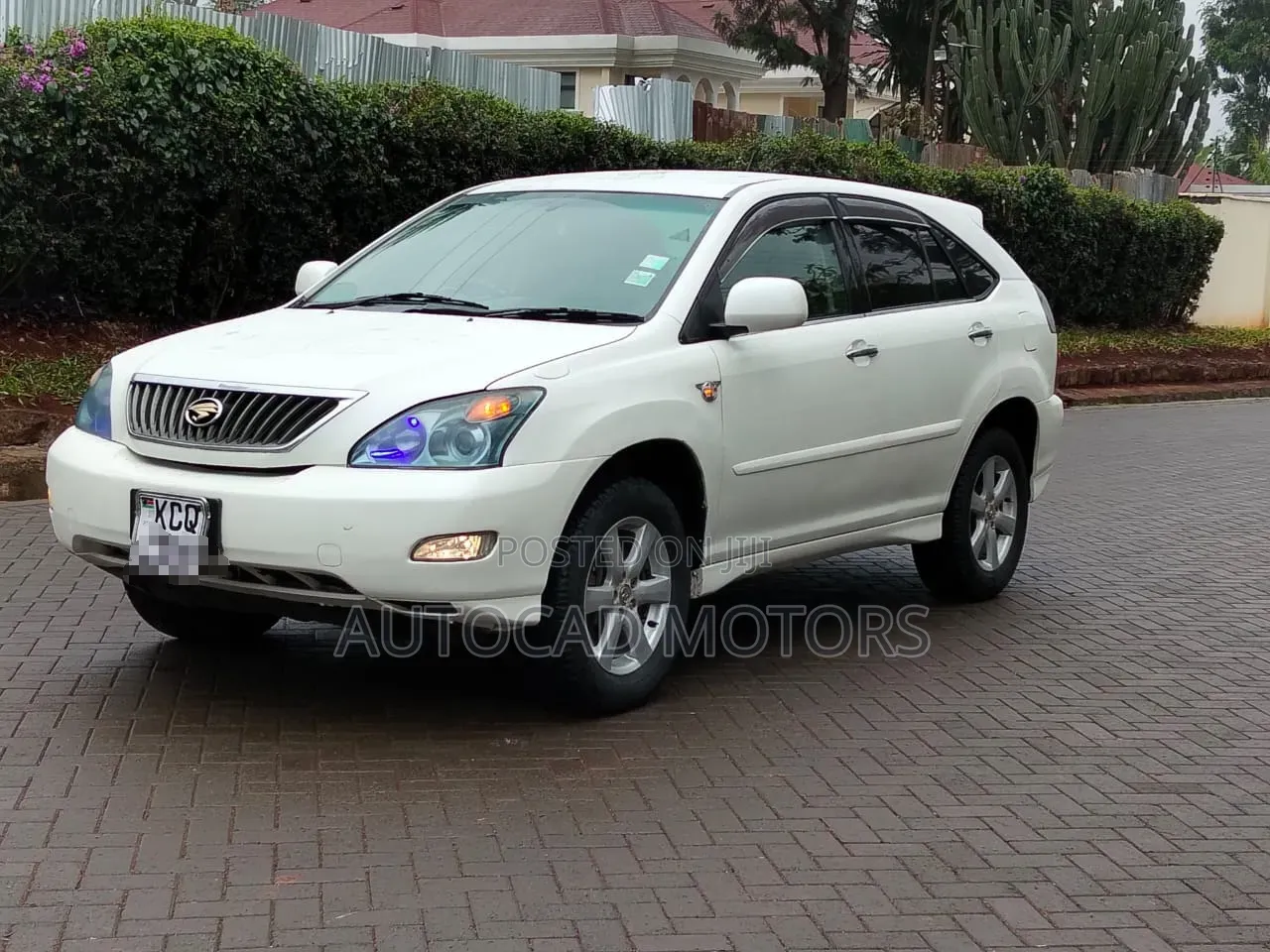 Toyota Harrier 2010 White
