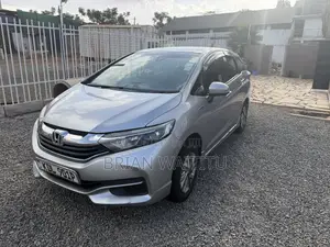 Honda Shuttle 2016 Silver