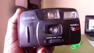 Yashica EZ Mate / Kyocera 35mm Film Camera