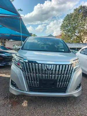 Toyota Esquire 2.0 FWD (8 seater) 2019 Silver