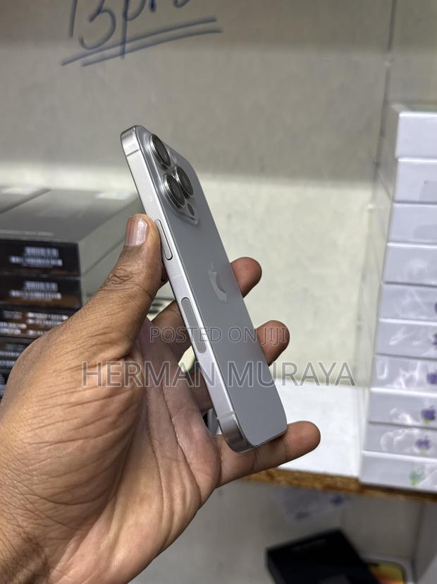 Apple iPhone 15 Pro 256 GB Silver - thumbnail 3