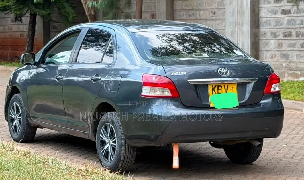 Toyota Belta 2006 Gray