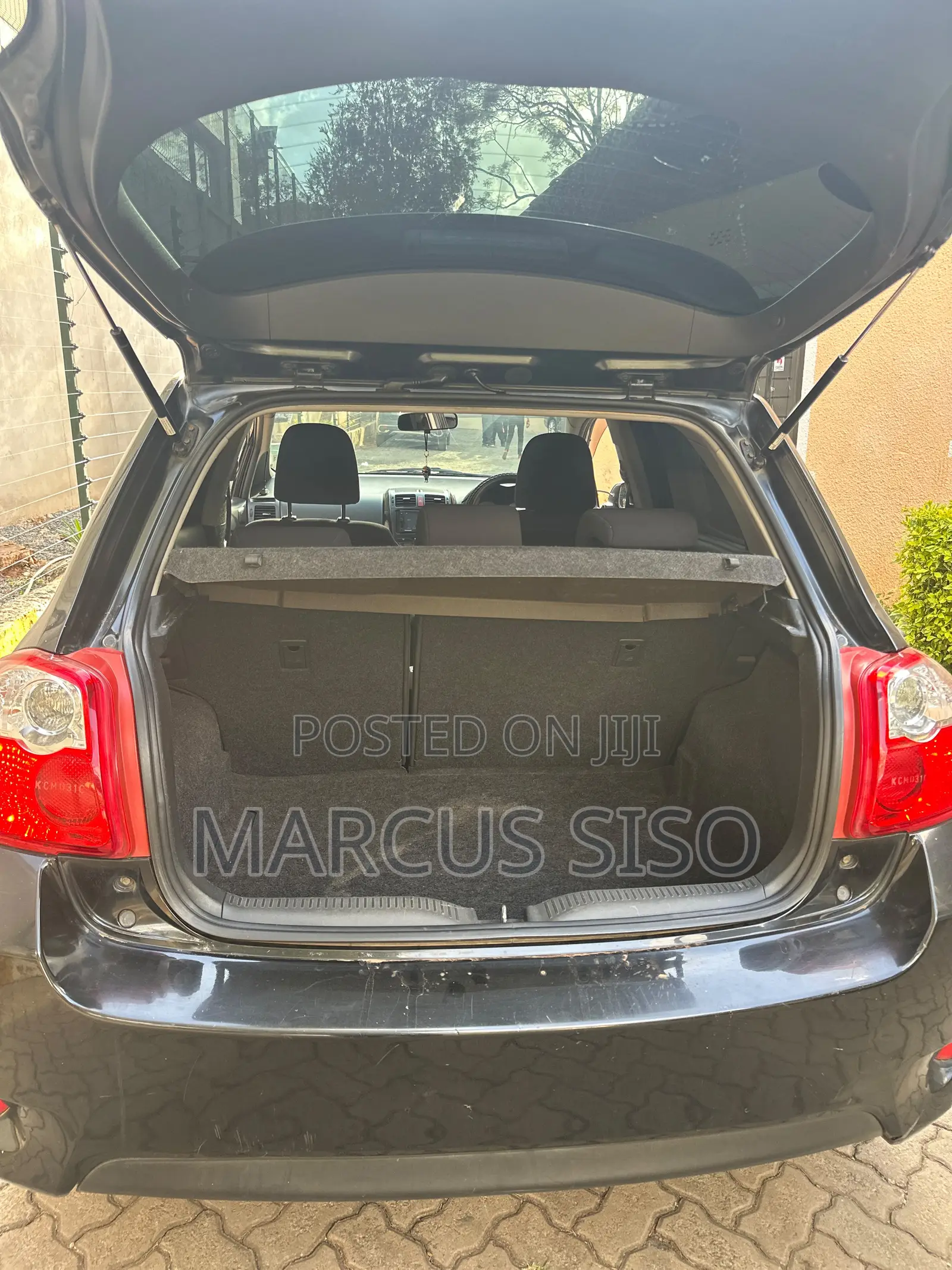 Toyota Auris 2010 Black