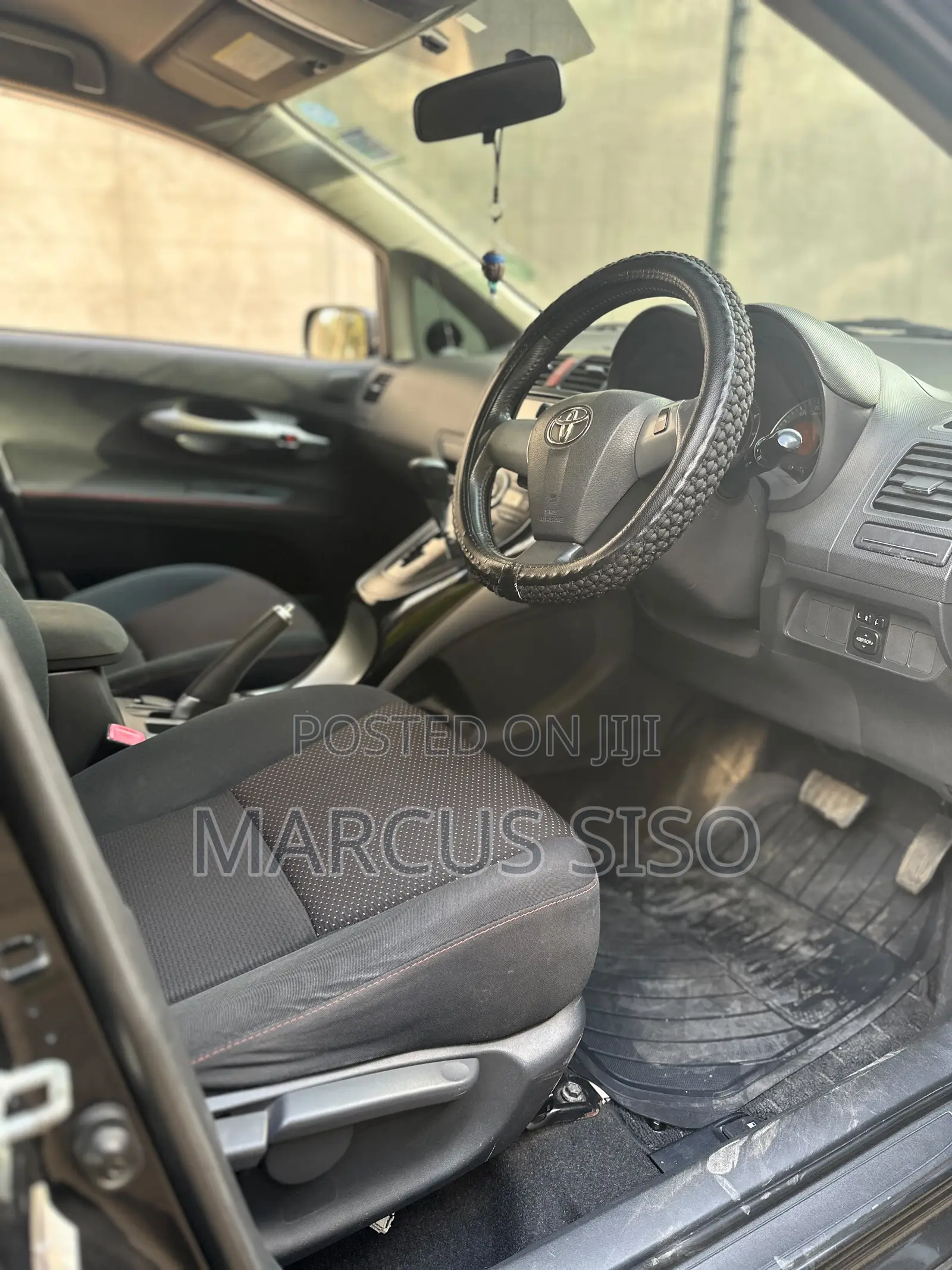 Toyota Auris 2010 Black