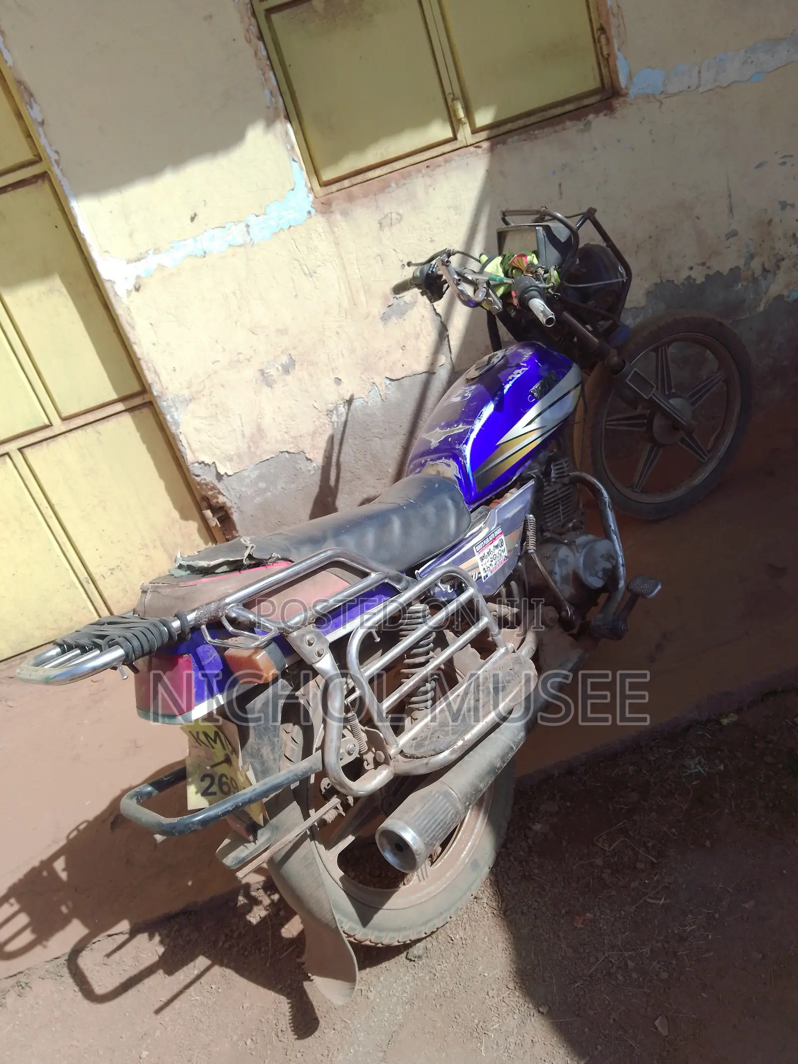 Bajaj Boxer 125 2010 Gray