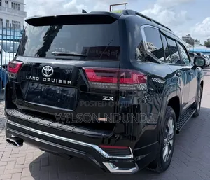 Toyota Land Cruiser 2023 Black
