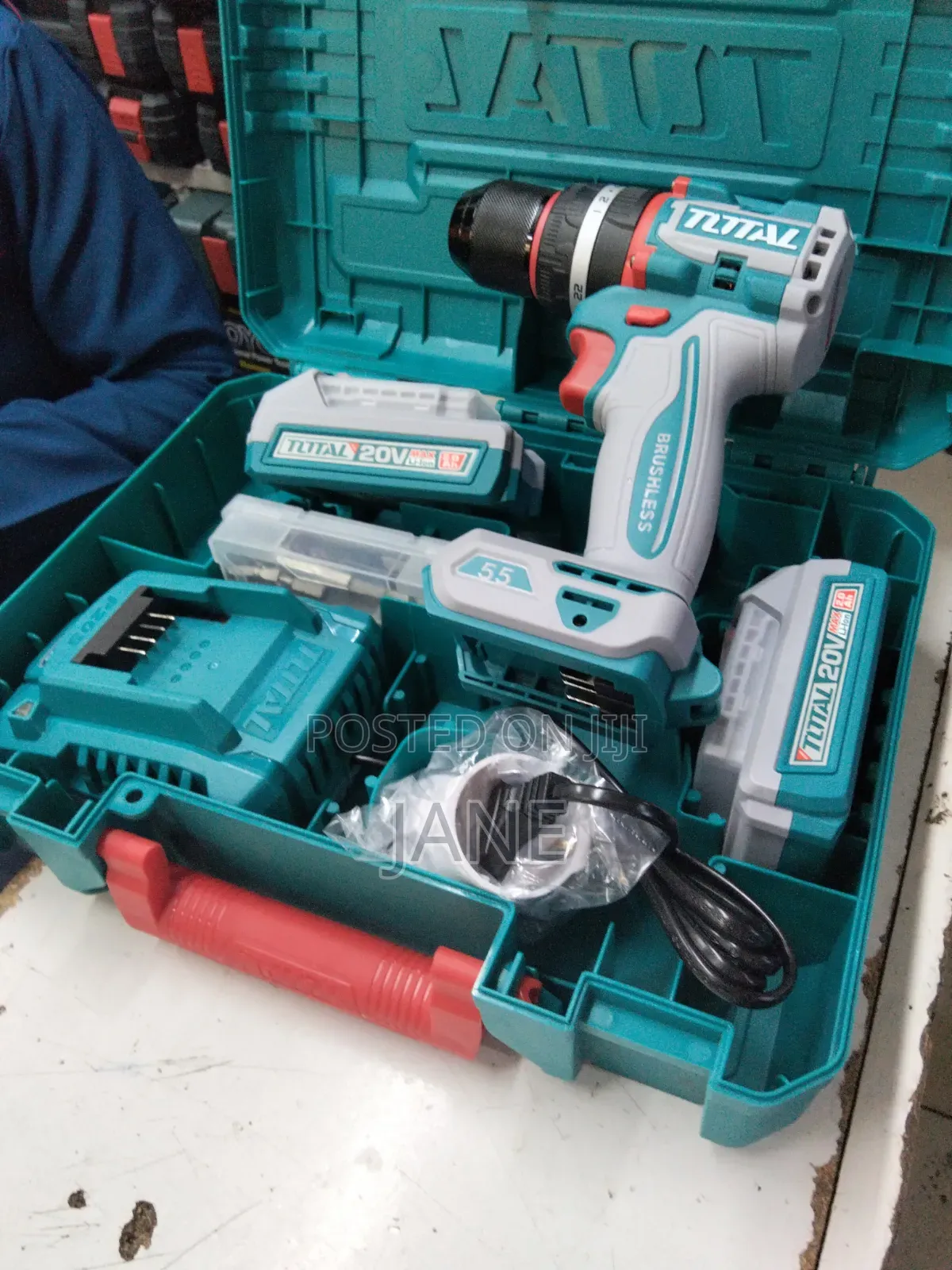 Brushless Total Drill 20v /Rechargeable
