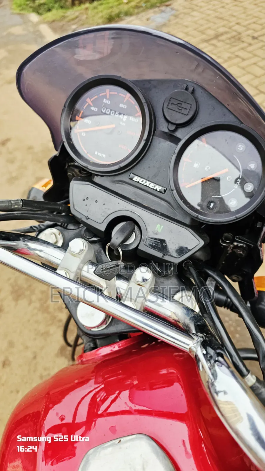 Bajaj Boxer 150 UG 2026 Red