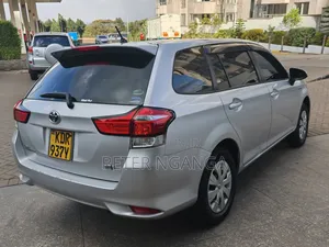 Toyota Corolla Fielder 1.5 Hybrid FWD 2017 Silver