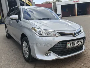 Toyota Corolla Fielder 1.5 Hybrid FWD 2017 Silver