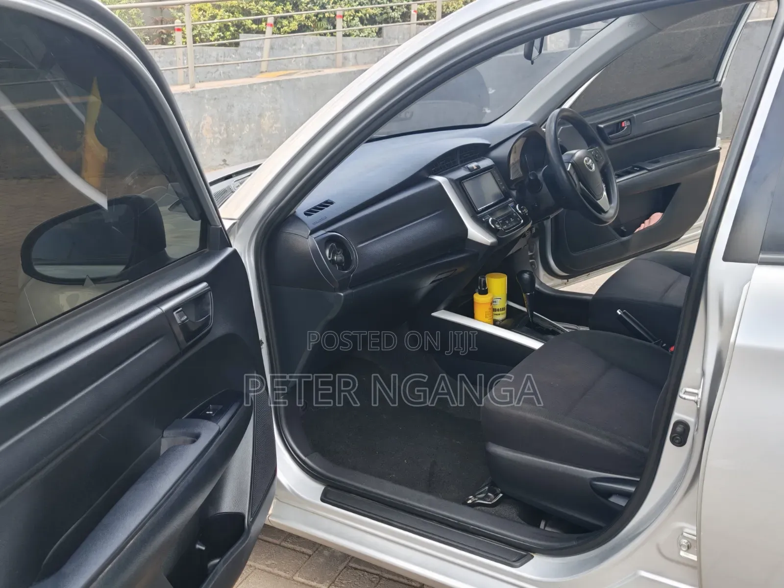 Toyota Corolla Fielder 1.5 Hybrid FWD 2017 Silver