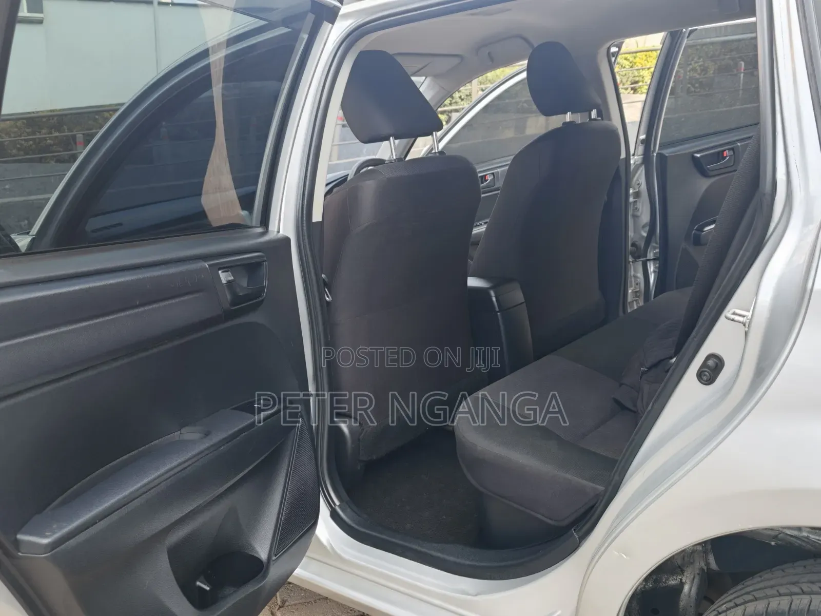 Toyota Corolla Fielder 1.5 Hybrid FWD 2017 Silver
