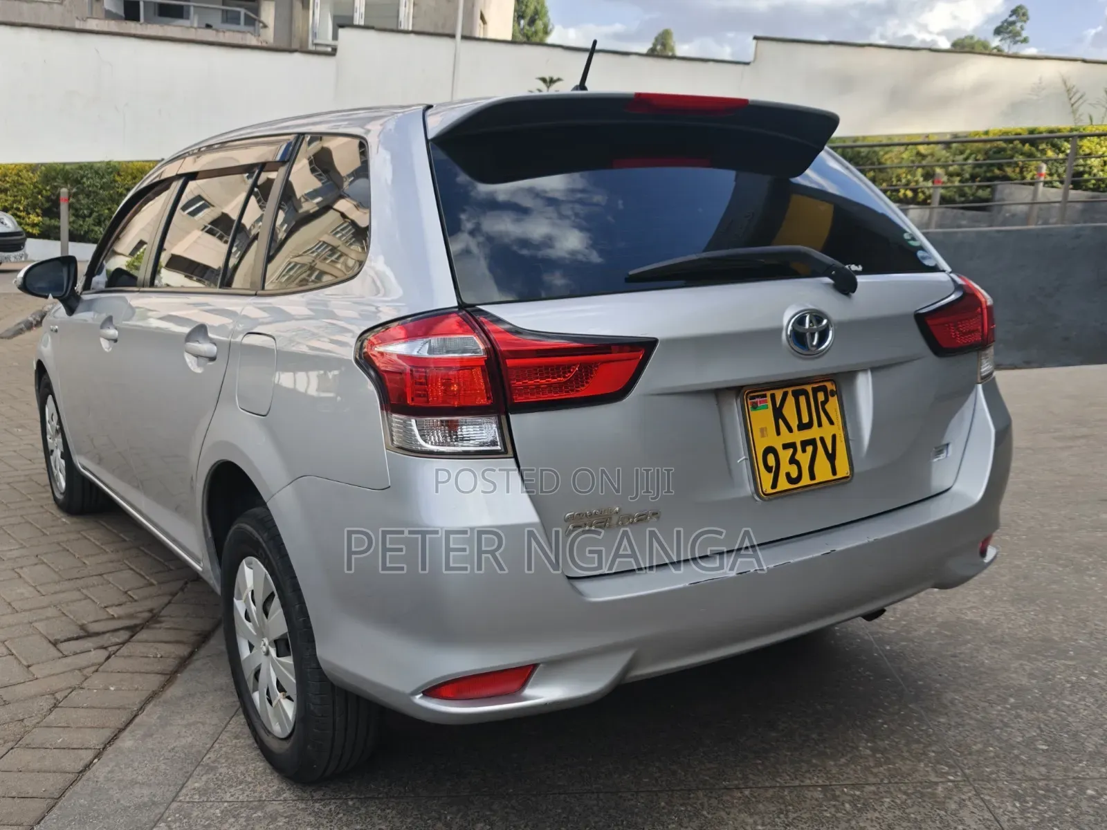 Toyota Corolla Fielder 1.5 Hybrid FWD 2017 Silver