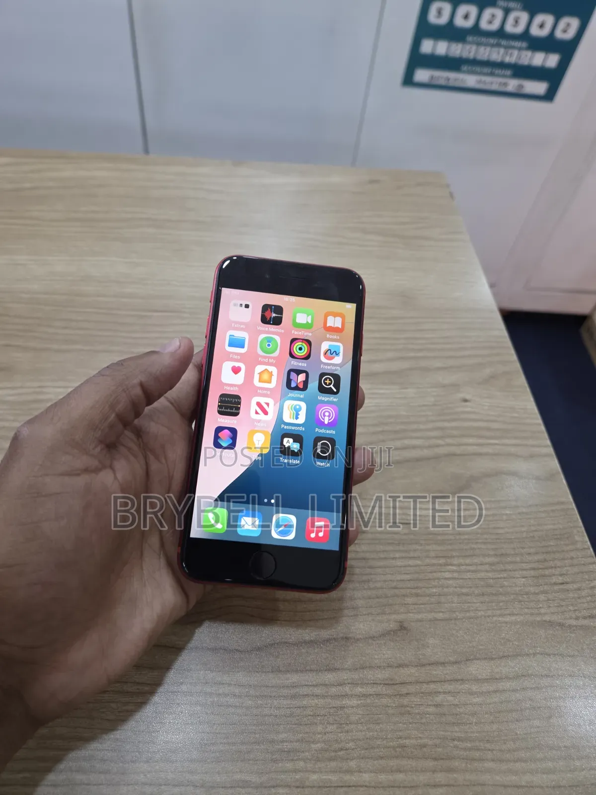 Apple iPhone SE (2020) 64 GB Red