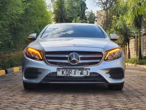 Mercedes-Benz E200 2016 Silver
