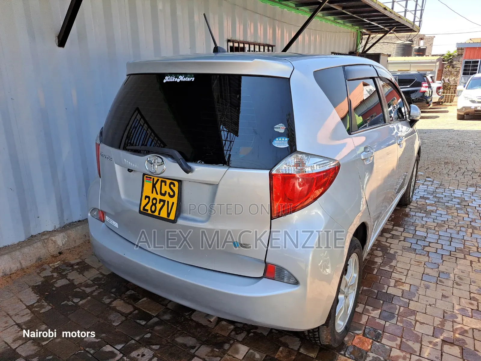 Toyota Ractis 2011 Silver