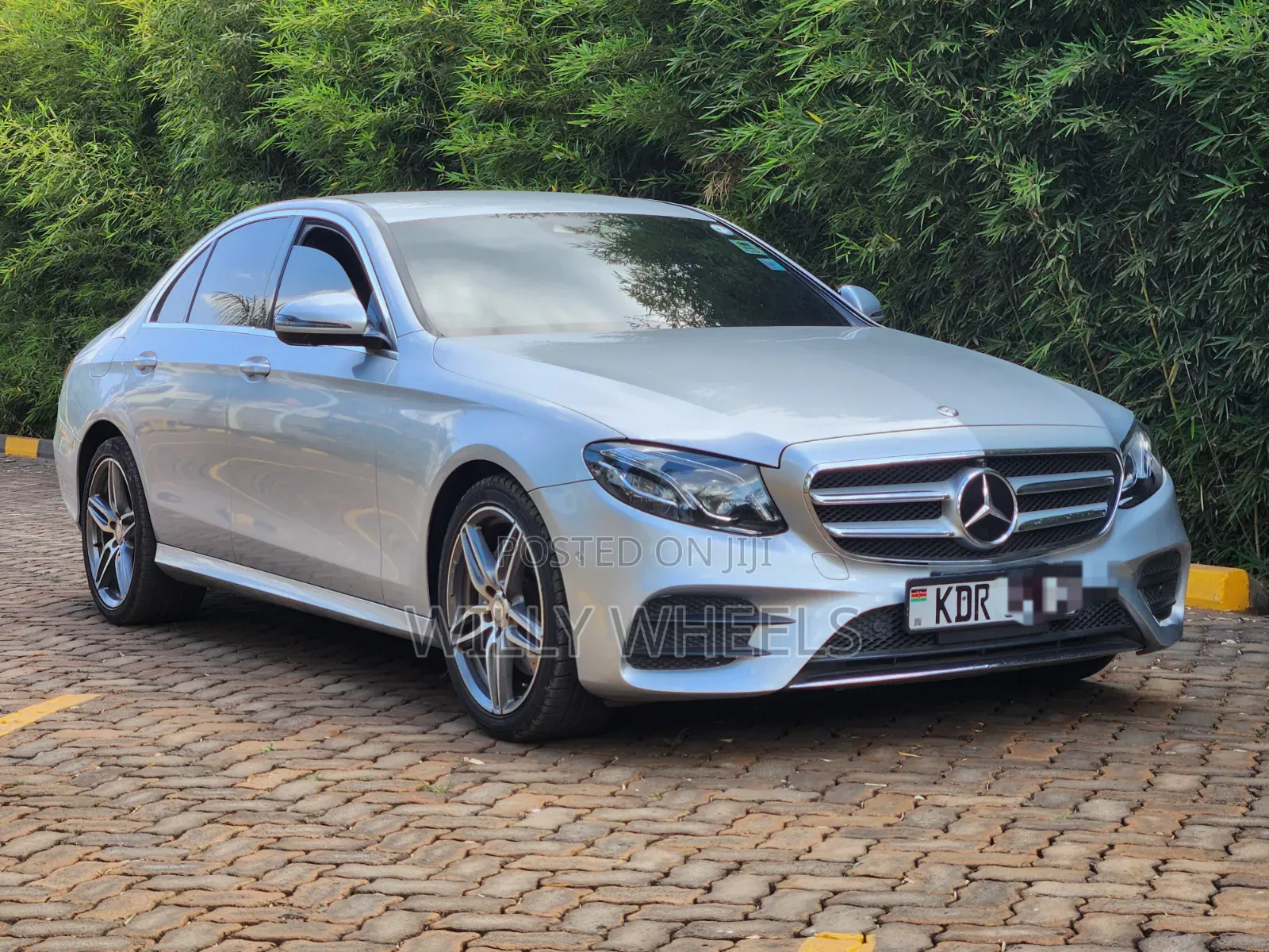 Mercedes-Benz E200 2016 Silver