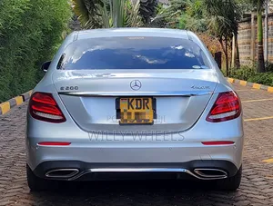 Mercedes-Benz E200 2016 Silver