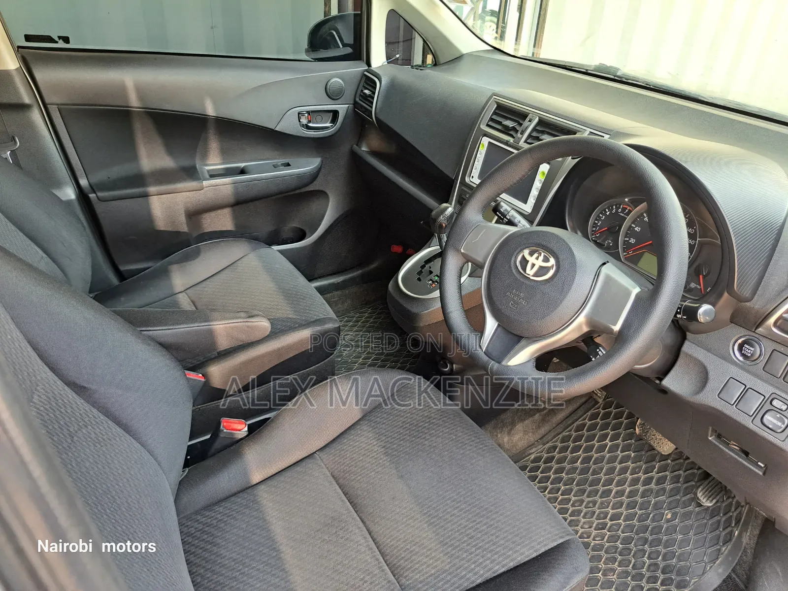 Toyota Ractis 2011 Silver