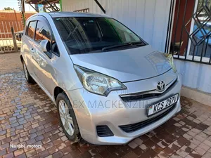 Toyota Ractis 2011 Silver