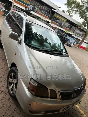 Toyota Gaia 2004 Silver