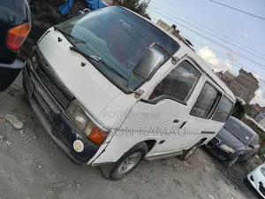 Nissan Caravan (Urvan) 1998 White