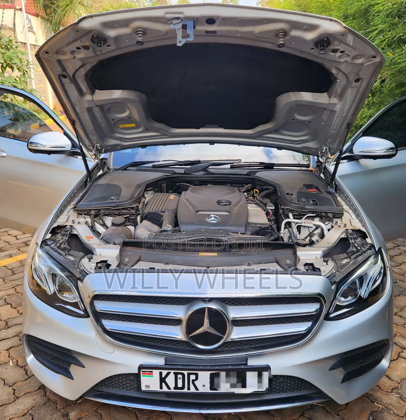 Mercedes-Benz E200 2016 Silver