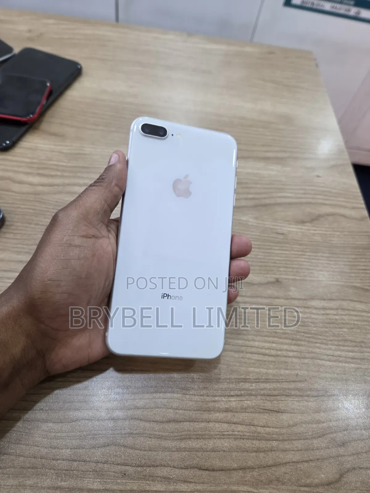 Apple iPhone 8 Plus 64 GB White