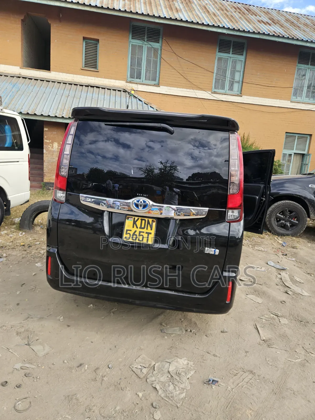 Toyota Noah 2017 Black
