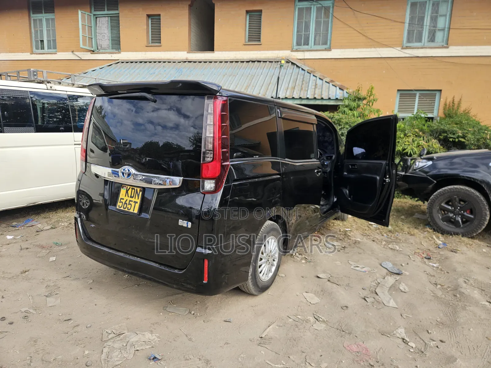 Toyota Noah 2017 Black