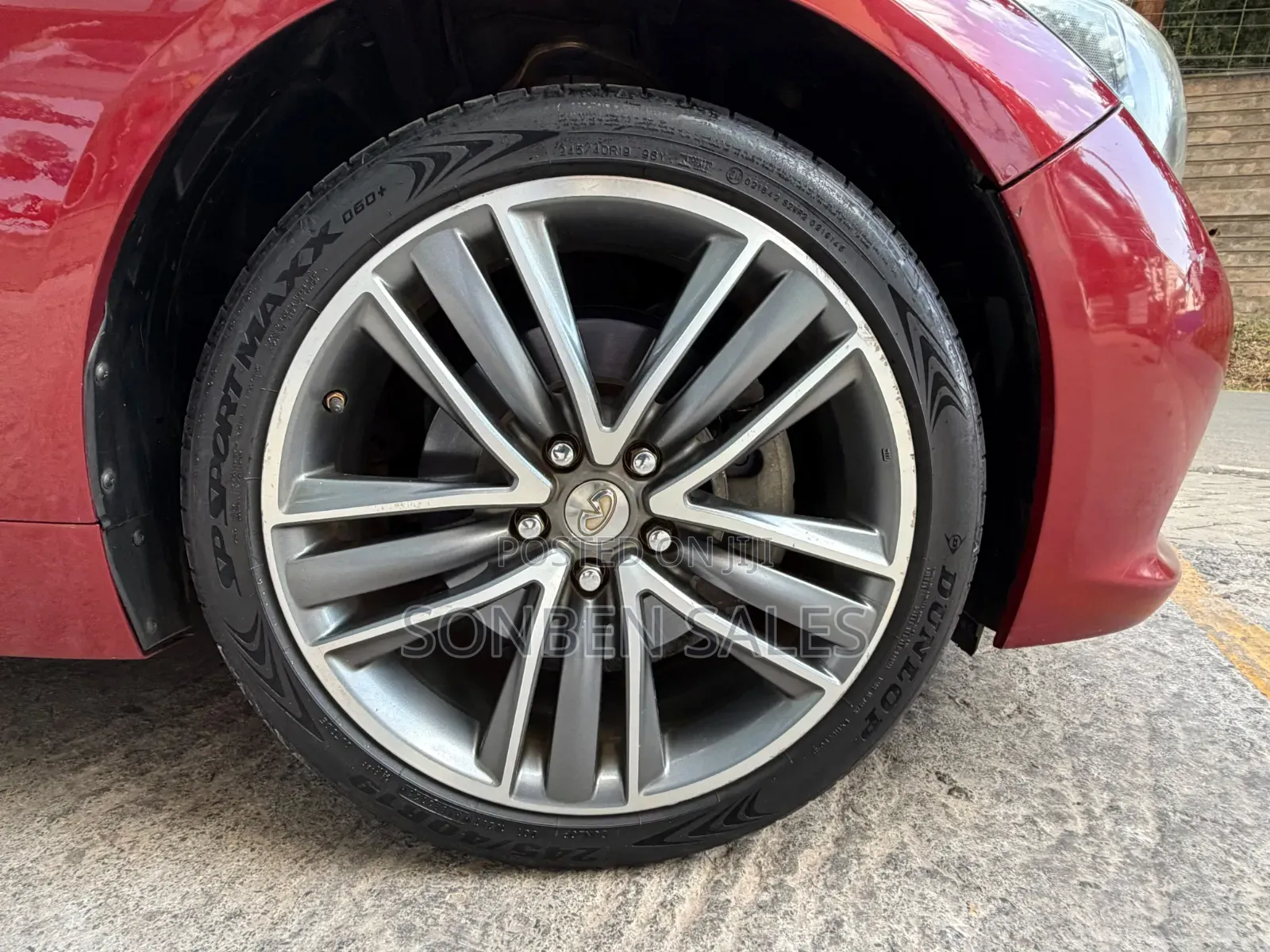 Nissan Skyline 2016 Red