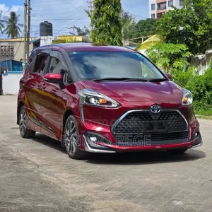 Toyota Sienta 2019 Maroon