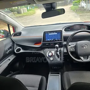 Toyota Sienta 2019 Maroon