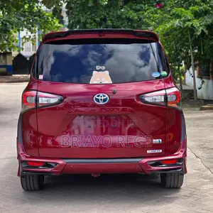 Toyota Sienta 2019 Maroon