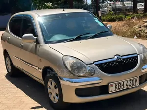 Toyota Duet 2001 Silver