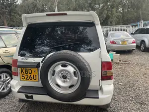 Mitsubishi Pajero IO 2004