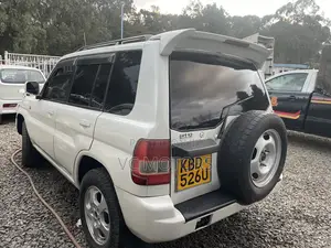 Mitsubishi Pajero IO 2004