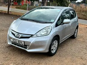 Honda Fit Automatic 2012 Silver